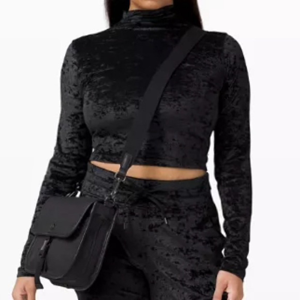 Lululemon crop top